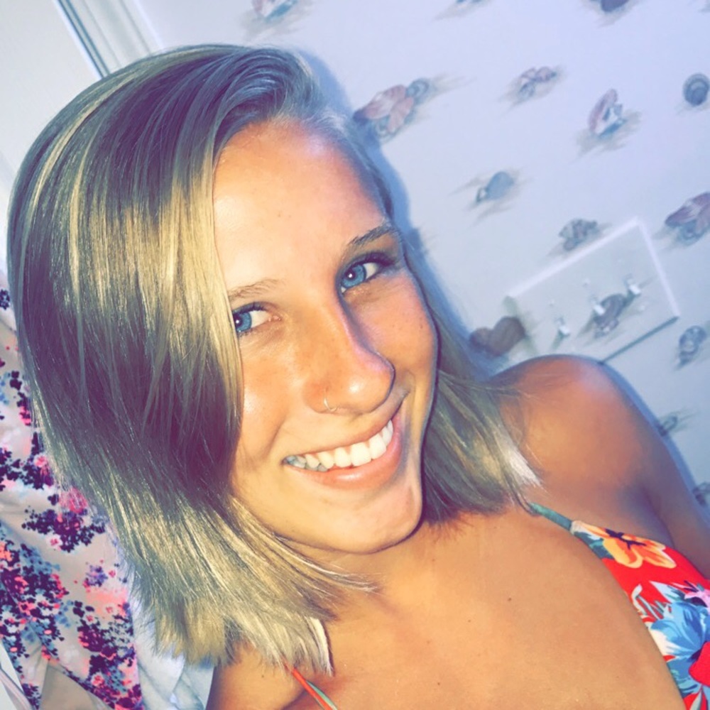 Meet your Posher, Danielle